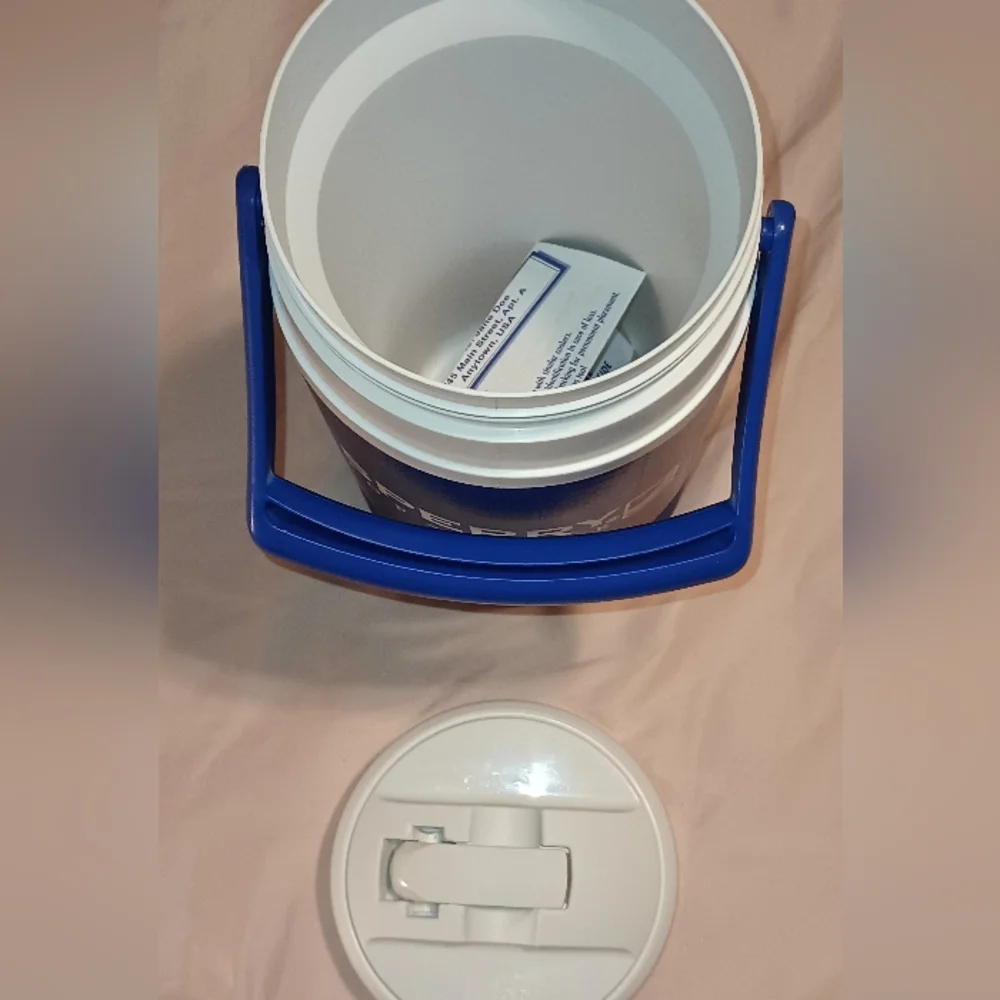 IGLOO ⭐ Thermal & Insulated Beverage Container ⭐ 1/2 Gallon